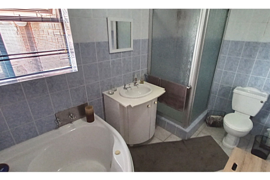 2 Bedroom Property for Sale in Hersham Western Cape